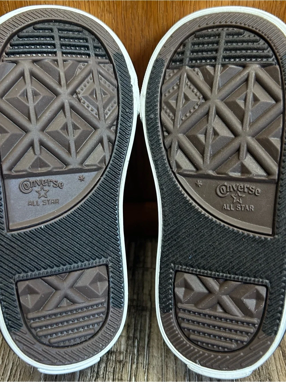 Converse baby Lavender Star Velcro Sneakers
